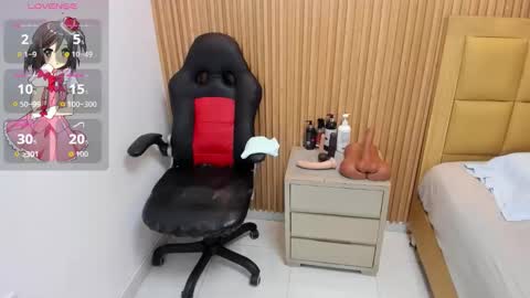 LOLA online show from November 6, 3:45 am