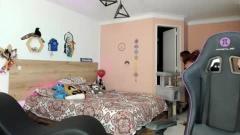Lola doll online show from June 11, 6:05 pm