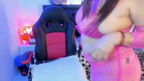 Jennifer  online show from November 8, 6:57 pm