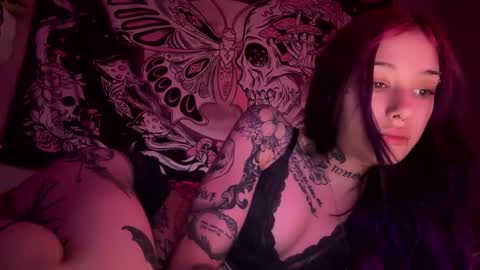 lookingforlona online show from September 10, 4:07 pm