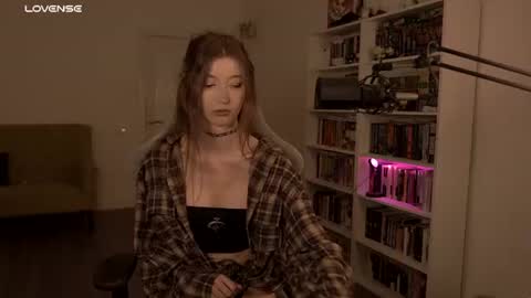 loony_moony online show from July 2, 9:59 am