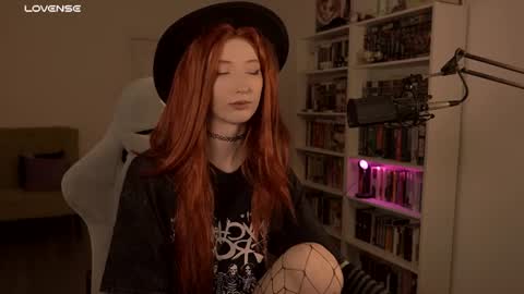 loony_moony online show from July 11, 10:04 am