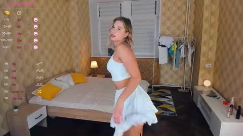 Snapshot of loookat_me chatting on October 9, 6:12 pm Jina online show from October 9, 6:12 pm
