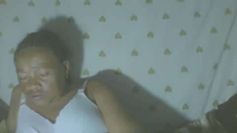 LorahVane online show from February 8, 1:15 pm