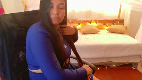 loreanis online show from March 14, 9:27 pm