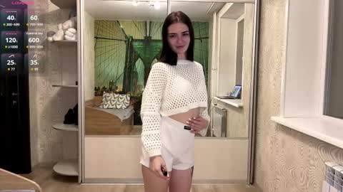 Olivia online show from November 17, 1:12 pm