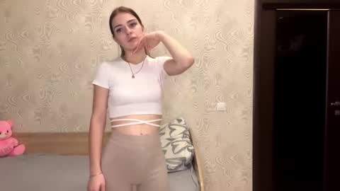 Olivia online show from December 5, 2:40 pm