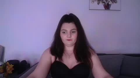 LoreLay online show from February 1, 8:07 pm