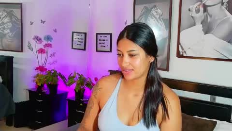 loretahorny online show from March 26, 1:46 pm