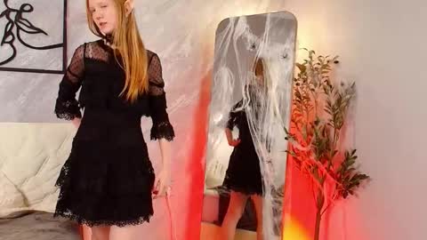 lorettajons online show from October 31, 8:51 am