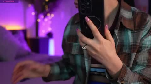 LoretteLorena online show from April 19, 6:32 pm