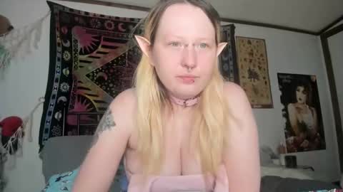 Lori Critter online show from December 21, 1:21 am