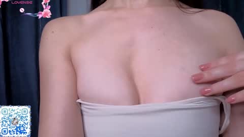 Nicole online show from April 18, 7:58 pm