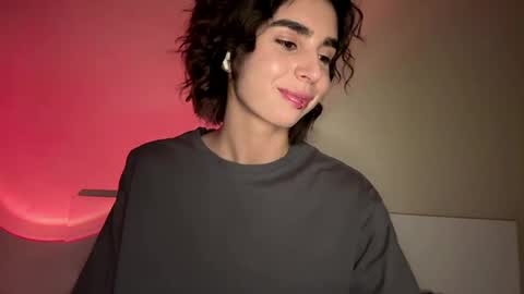 Amy online show from April 1, 2:03 pm