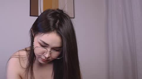 Kim online show from May 28, 7:45 pm