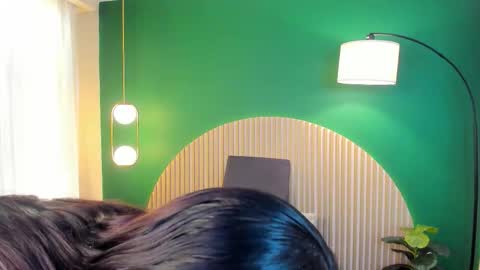 Louren Fox online show from November 4, 7:08 pm