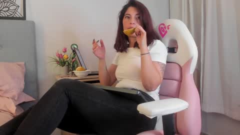 Lourrein Stoun   Independiente online show from December 12, 2:04 am