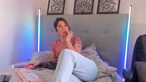 Lourrein Stoun   Independiente online show from September 25, 6:28 pm