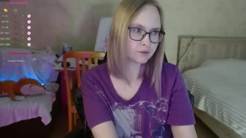 Snapshot of love_agatha chatting on October 24, 5:25 am Agatha online show from October 24, 5:25 am