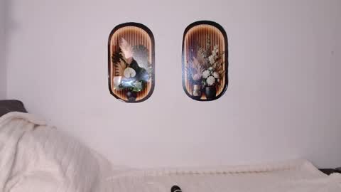 love bella  online show from April 17, 12:24 am