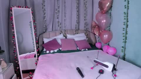 Lola online show from February 20, 1:25 am