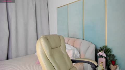 Lola online show from January 12, 1:11 am