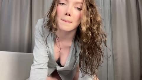 Sofi   online show from April 3, 7:12 pm