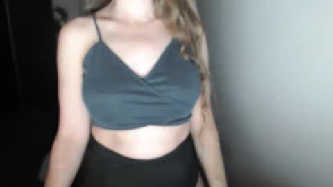 LoVe On  online show from October 25, 11:40 am