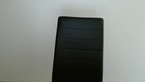 Vivian online show from April 3, 2:04 pm