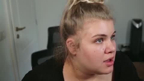 Ally online show from September 18, 2:37 pm