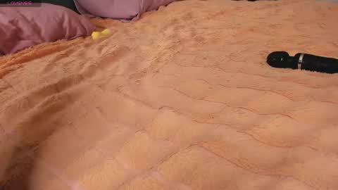 Elisabette online show from April 11, 7:45 am