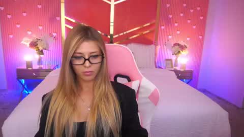 loveedove online show from July 23, 12:35 pm