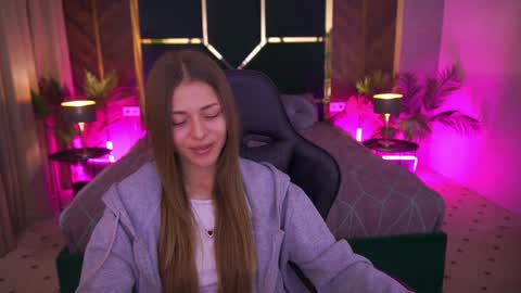 loveedove online show from April 8, 6:37 am