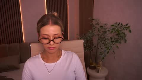 loveedove online show from August 1, 6:26 am