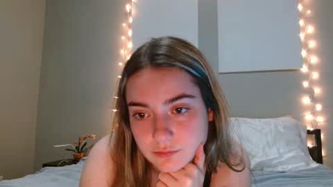 Olivia Rose online show from November 25, 3:41 am