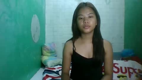 lovellypussy4u online show from April 3, 8:45 am