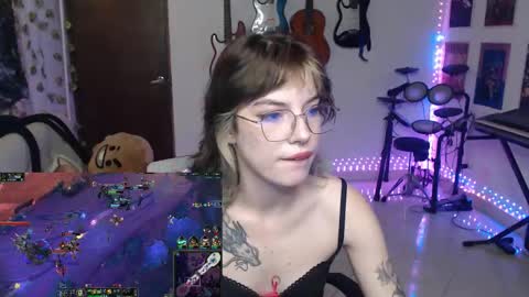 Cassie online show from November 7, 3:01 am