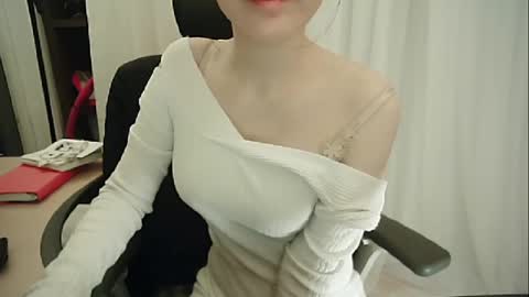 DANA KIM online show from March 9, 3:38 pm