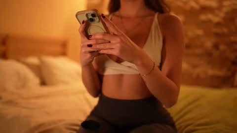 Natasha - IG  online show from December 3, 7:49 pm