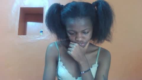 Lovely yvonne online show from October 23, 8:37 pm