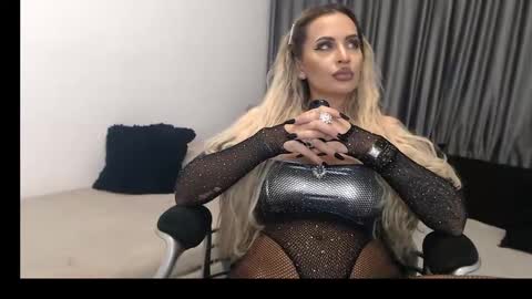 Snapshot of lovelyblondyxxx chatting on February 26, 11:15 pm PrAllinXXXa online show from February 26, 11:15 pm