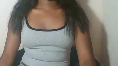 lovelylarra online show from March 4, 9:05 am