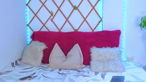 lovelymoon_ online show from July 27, 3:25 am
