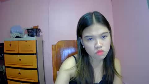 lovemae352295 online show from February 2, 11:30 am