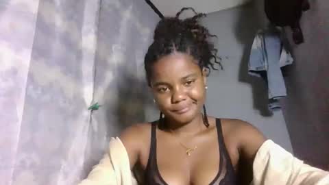 lovemarie08 online show from April 18, 12:35 am