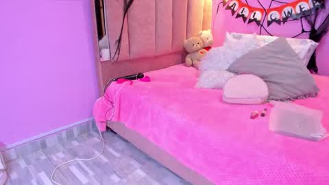 L O V E  online show from October 23, 12:00 pm