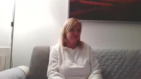 Marlyn online show from November 28, 12:02 am