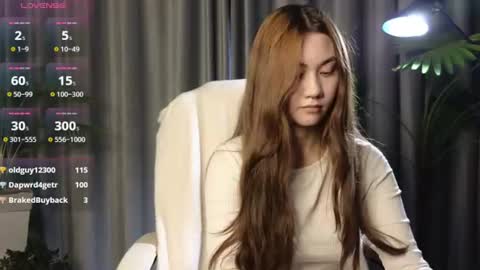 lowkeywild_ online show from July 7, 6:47 am