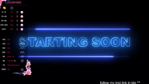 Snapshot of loxy_ chatting on October 19, 7:49 pm Loxy online show from October 19, 7:49 pm