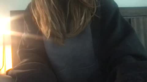 lozivelle online show from November 16, 6:19 pm